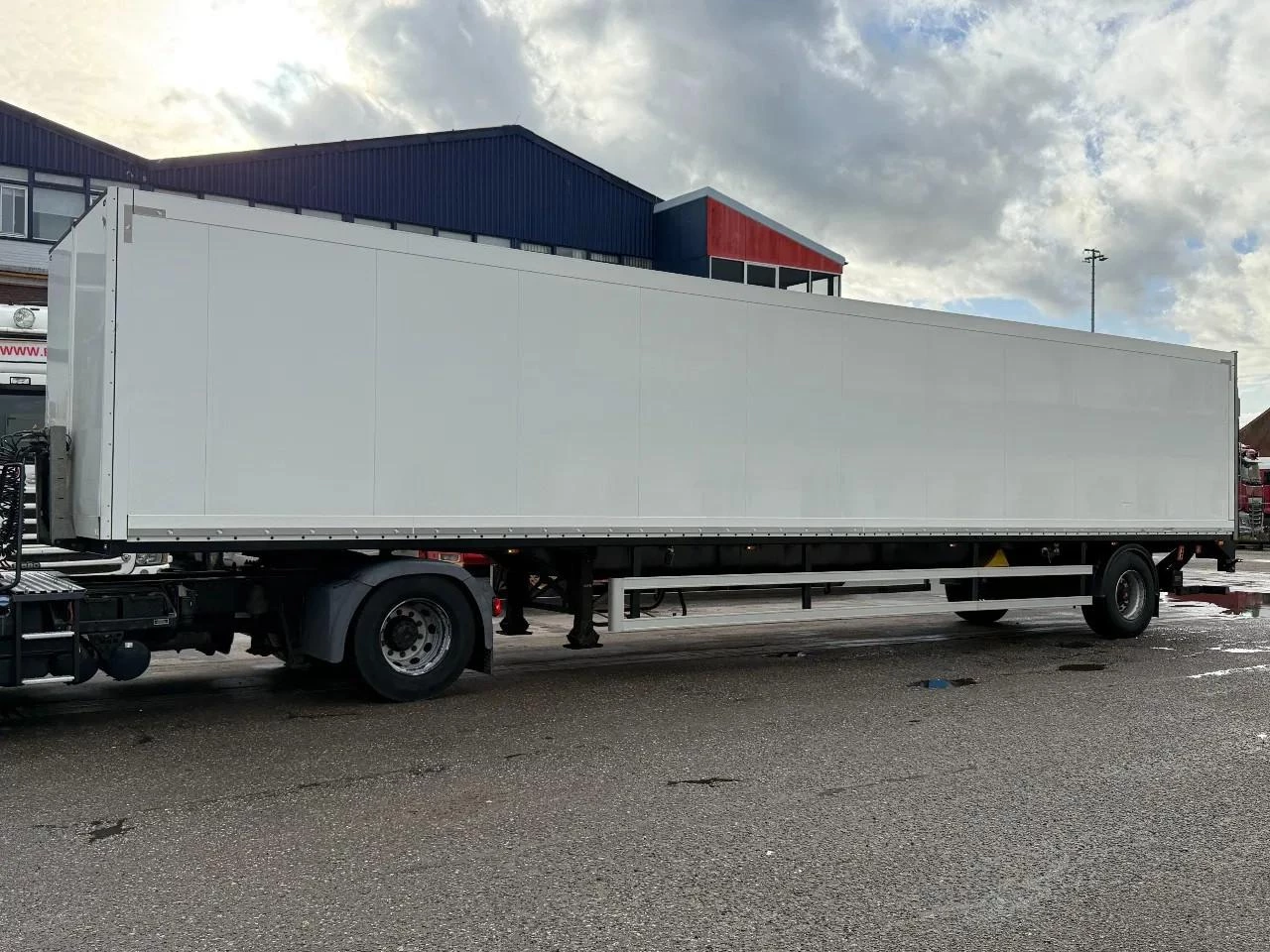 Trailer S110S STEERING AXLE + LIFT 2.000 KG ZEPRO + REMOTE RHT20396 leasen