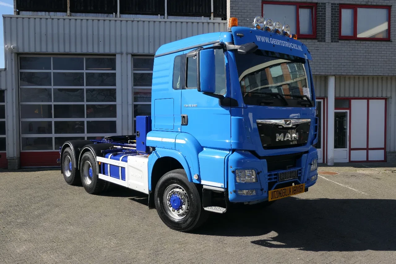 MAN TGS 33.500 | 6X6 CARDAN | 418232Km | 2019 | Hydraulic / Tractor head | Sleep Cab. | Stand Klima | Navi | Fridge | Euro6-C | TUV/MOT/APK 07-2026 | Belgium Truck leasen