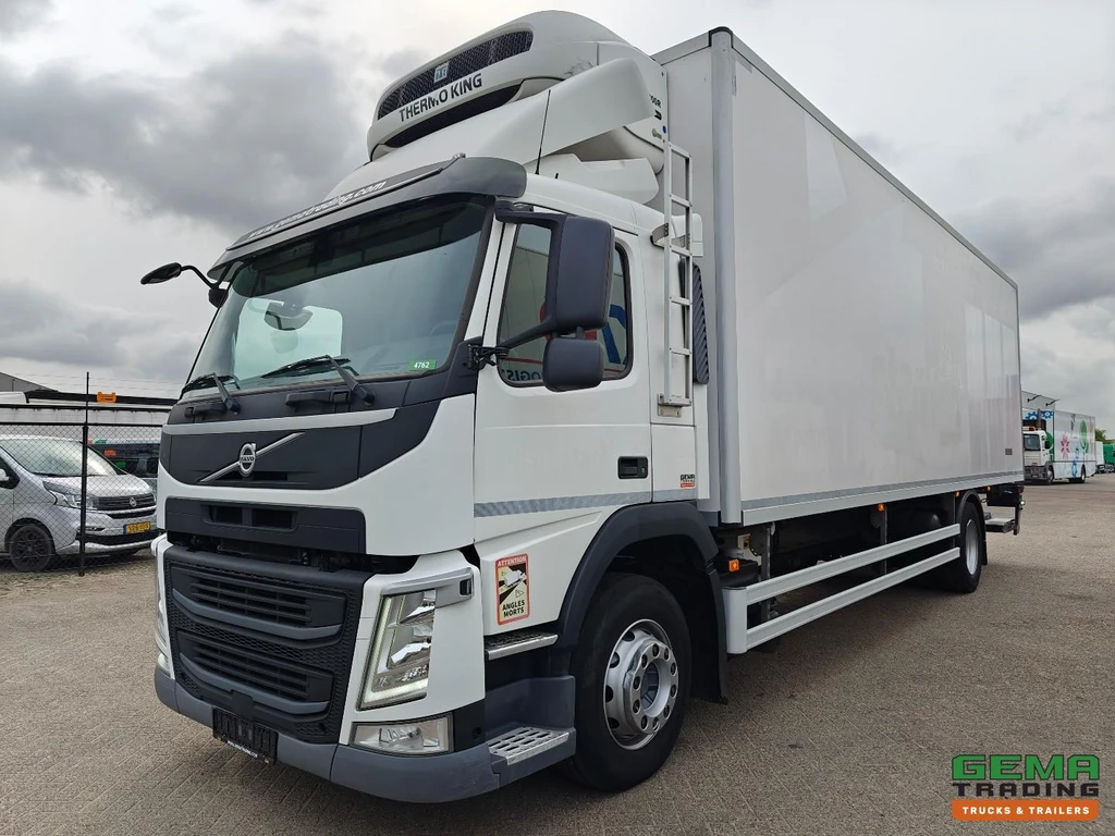 Volvo FM330 4x2 DagCab Euro6D - KoelVriesBak 8.4m + Thermo King T-1000R Dubbele Verdamper + Laadklep 2000KG - SmartTacho V2 leasen