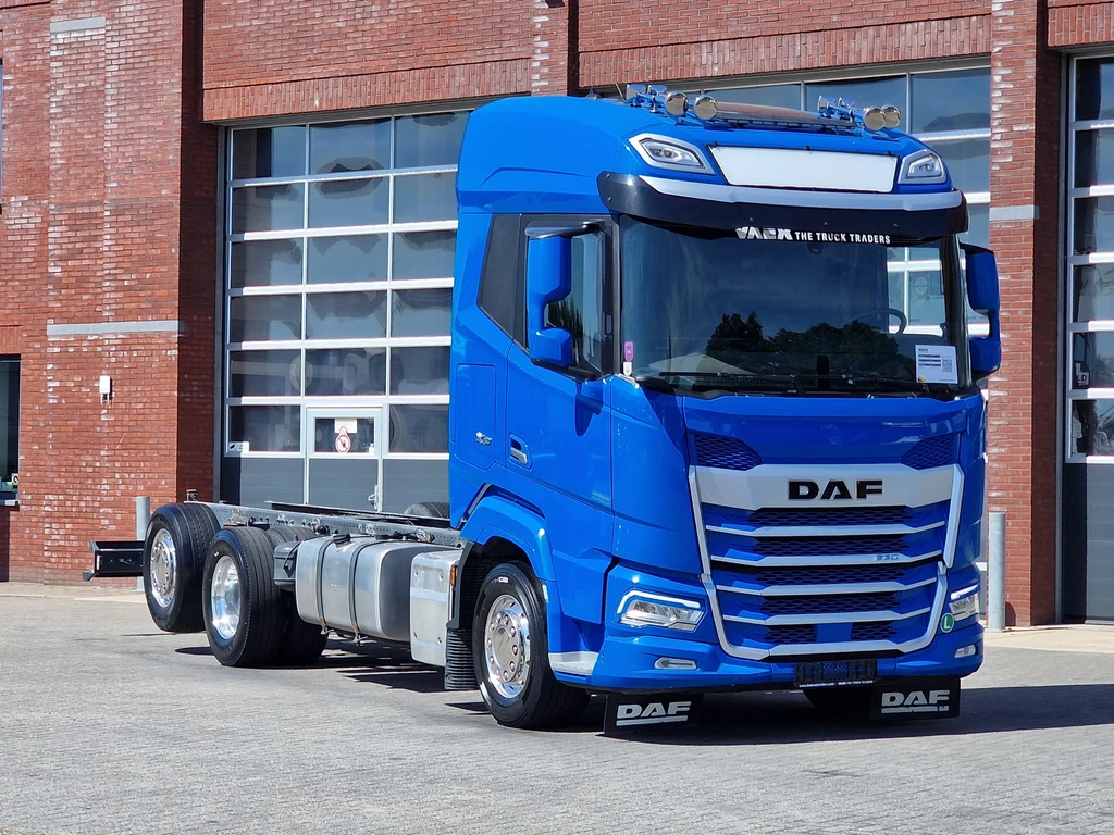 DAF XF 530 chassis 6x2*4 - 4.60 WB - Retarder - Steering axle - Full air leasen
