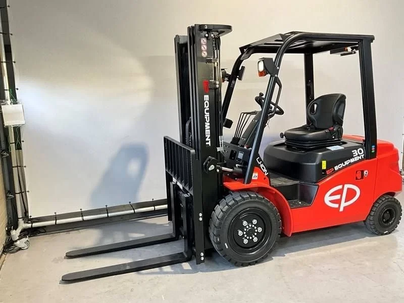 Ep EFL303-B met een hefhoogte van 4,80 meter leasen