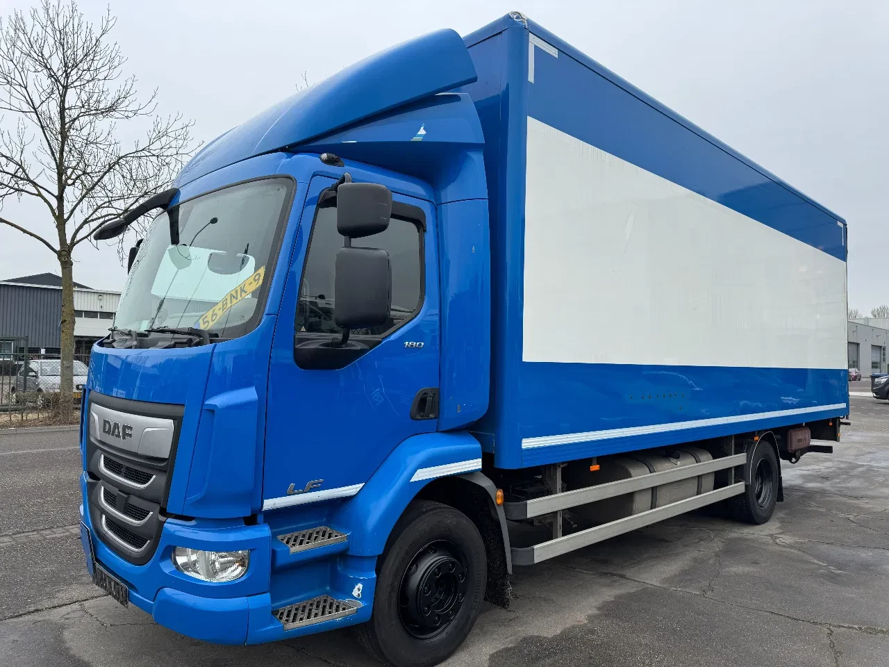 DAF LF 180 4X2 - EURO 6 + DHOLLANDIA LIFT leasen
