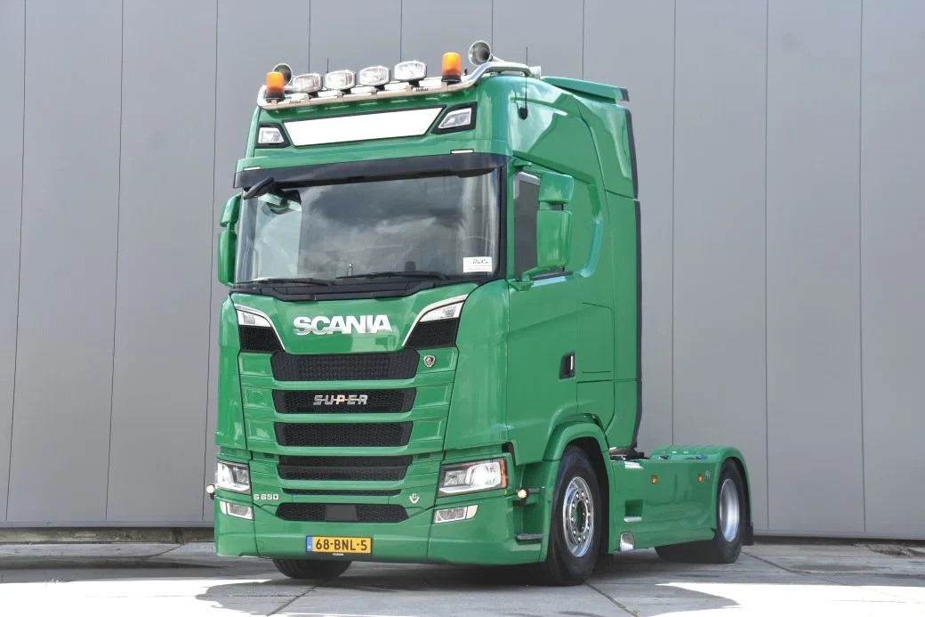 Scania S S650 V8 NGS 4x2NB – NEW TACHO – RETARDER – EURO 6D – FULL AIR – PARK.AIRCO – LED – 2 X FUEL TANKS - EXCELLENT CONDITION - leasen