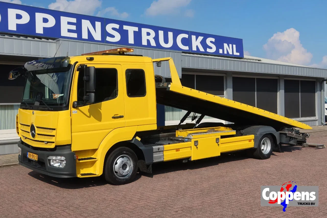 Mercedes-Benz Atego 1221 L Takelwagen 6 persoons leasen