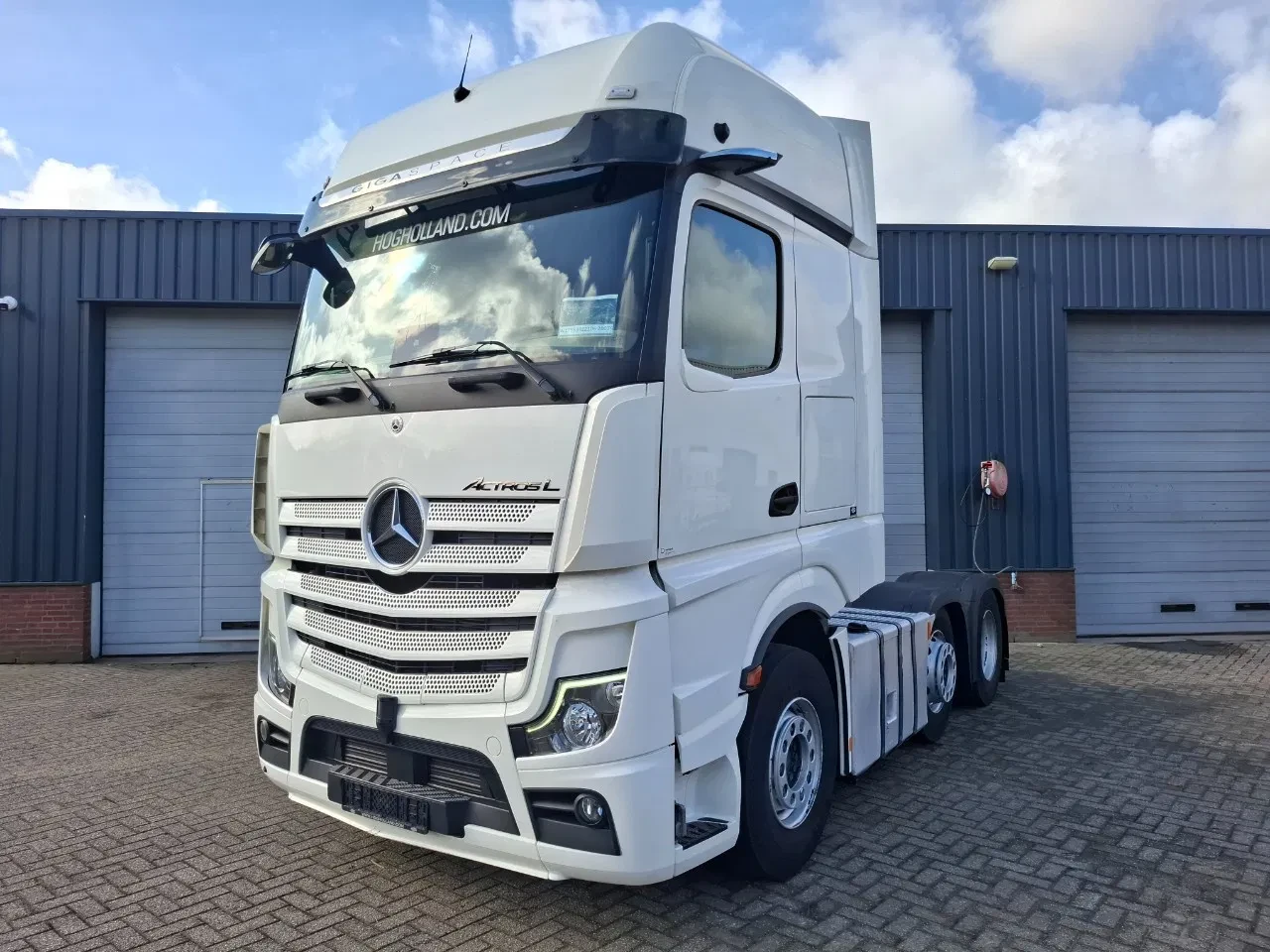 Mercedes-Benz Actros 2545 GIGASPACE 6X2 20075 leasen