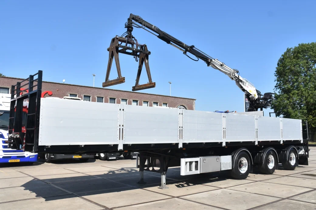 KWB P-348-STI-H STEENOPLEGGER + KENNIS 16 R/71-3 - HATZ SILENT PACK - SAF ASSEN - LIFT AS - 2 x STUUR AS - SCHIJFREMMEN - ALCOA'S - WABCO SMARTBOARD - leasen
