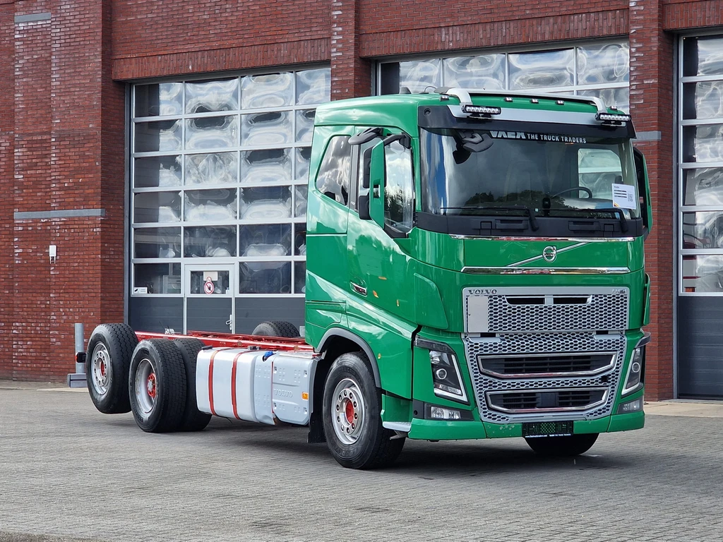 Volvo FH 16.750 6x2*4 - Low roof - 4.60 WB - Full air - HUB reduction - Leather leasen