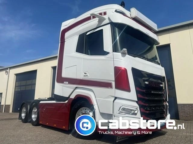 DAF XG+ 530 FTS Euro 6 - Boogie-lift - Bouwjaar 2022 - Km 346.695 - Hydraulic-unit - RETARDER - Alcoa - Schuifschotel - Top conditie - Sleper CB1543 leasen