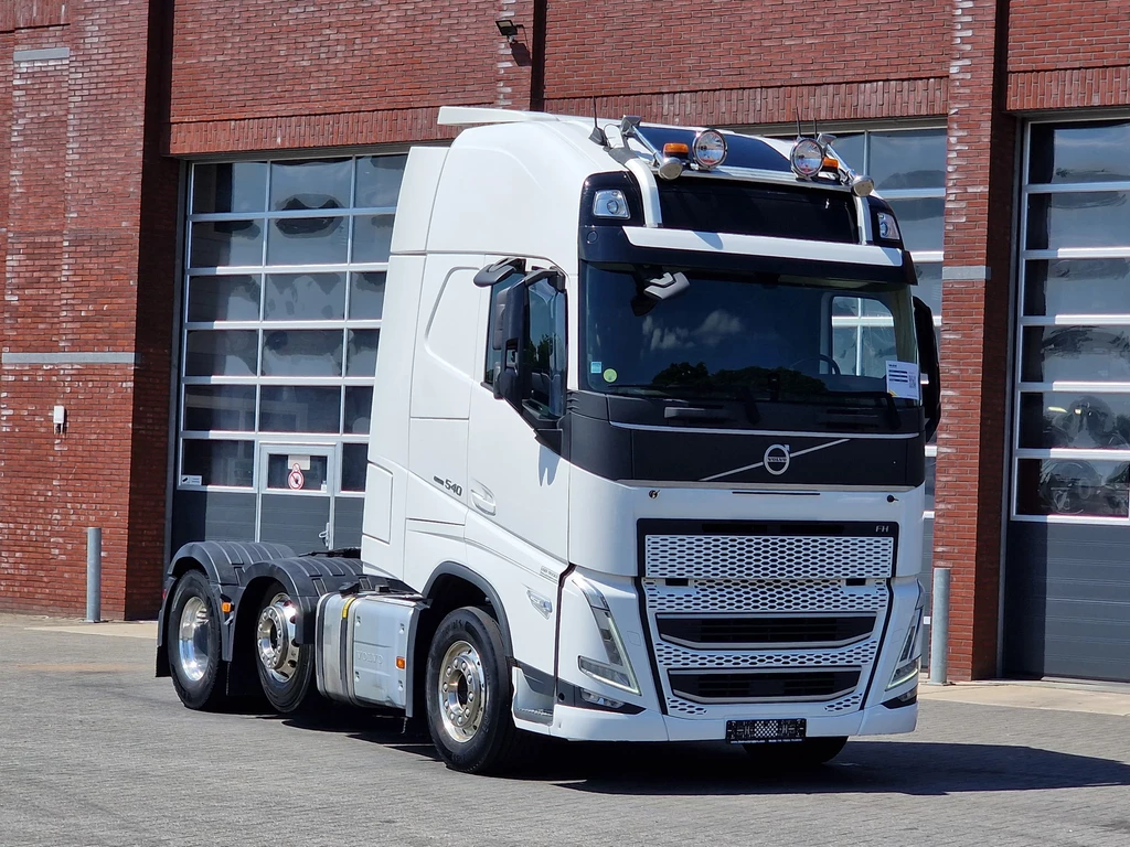 Volvo FH 13.540 Globetrotter XL 6x2/4 - Retarder - PTO/Hydraulic - I parkcool - Full air - Alloy wheels leasen