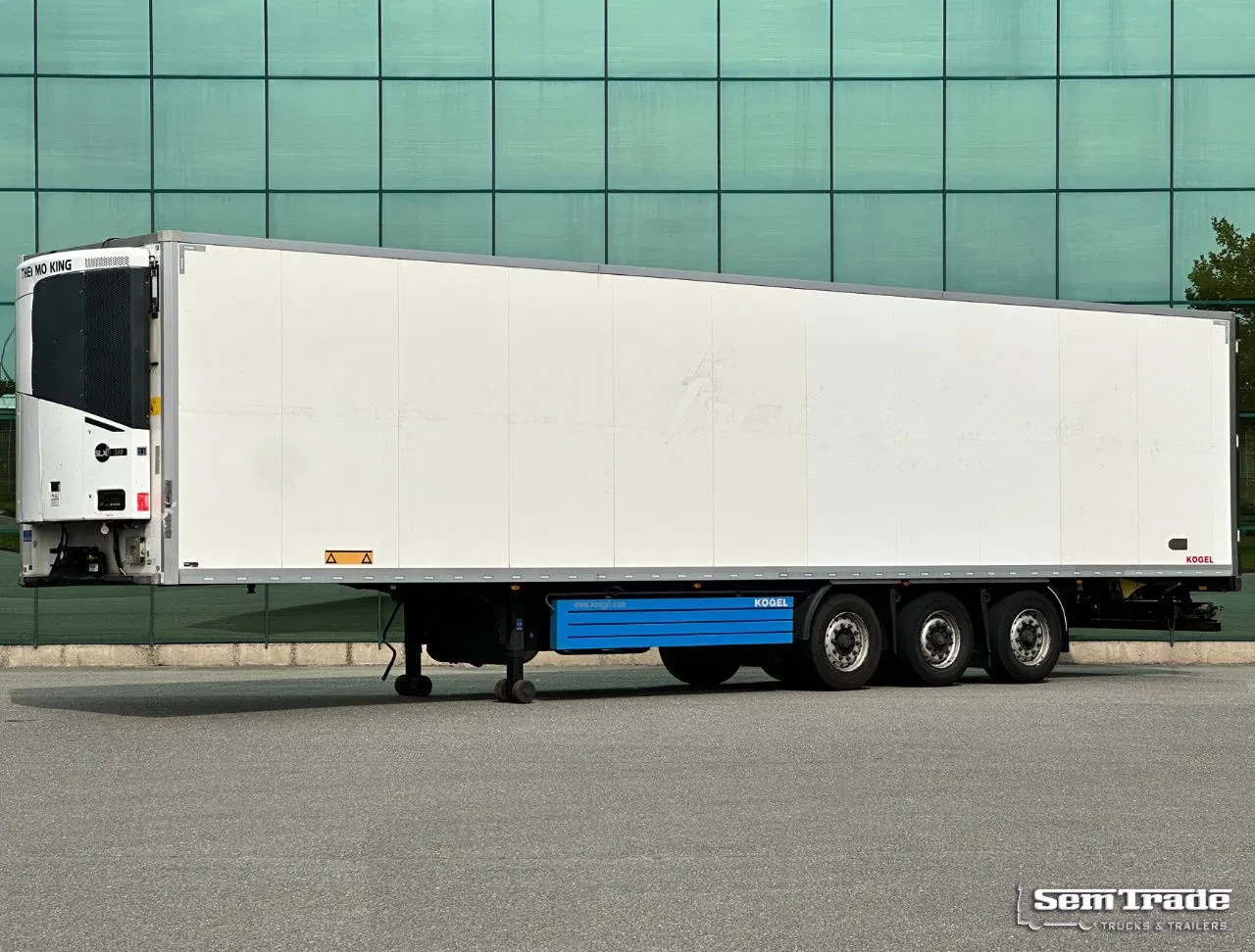 Kögel S24-4 THERMO KING SLXi 300 LIFT AXLE 1340x250x270 CM INSIDE SUPER CONDITION leasen