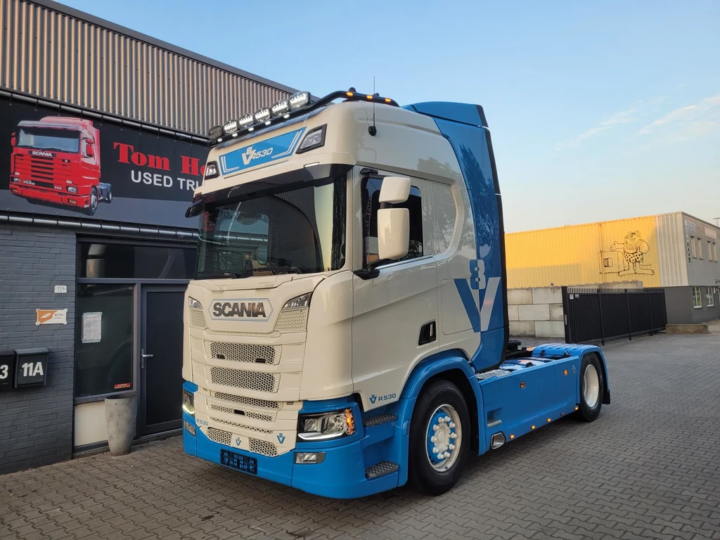 Scania R R530 V8 NGS 4X2 steel/air 4 ballons back retarder parkklima leasen