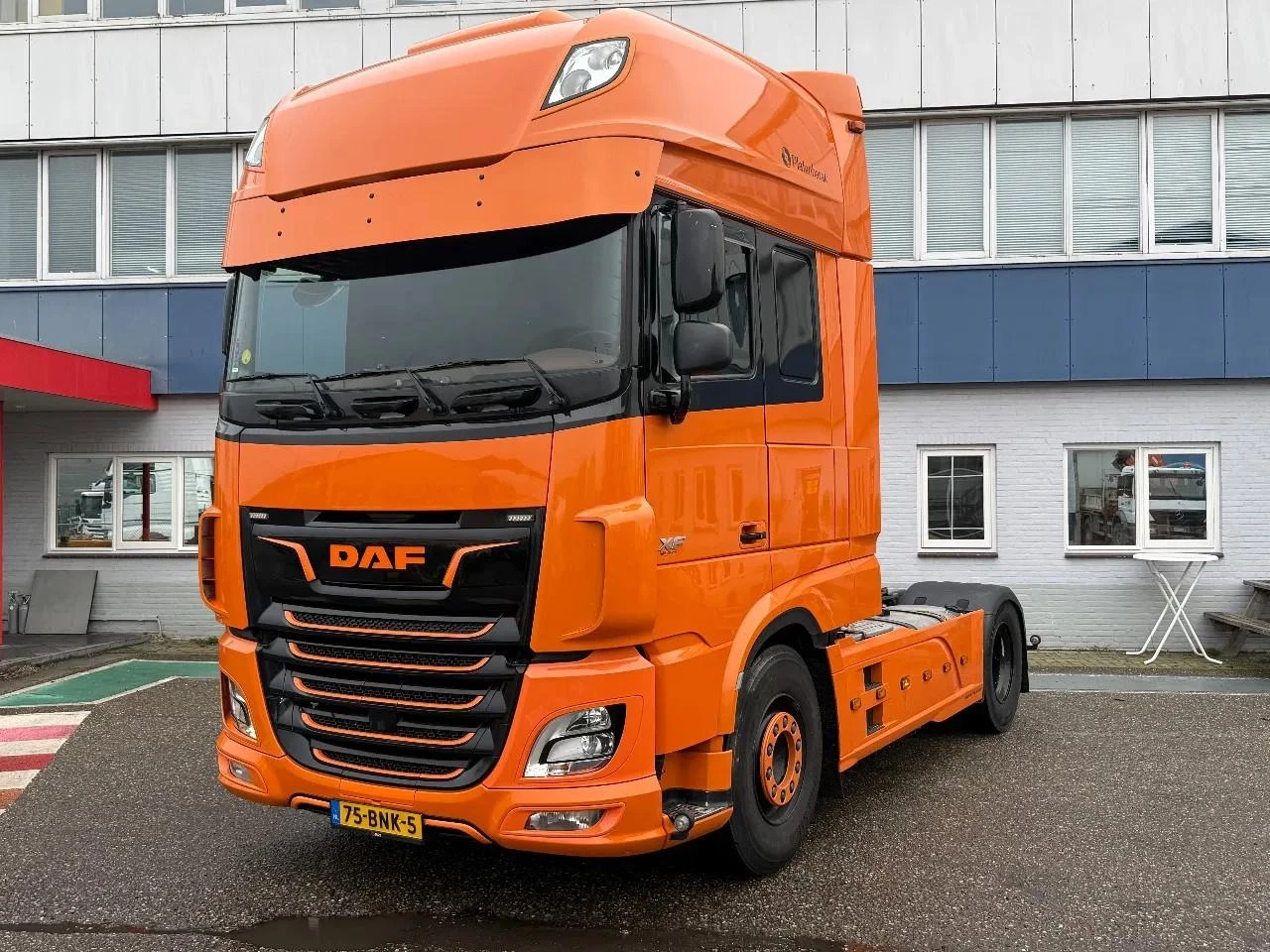 DAF XF 480 4X2 - MANUAL GEAR + TIPPER HYDRAULICS + SPECIAL INTERIEUR RHT20533 leasen