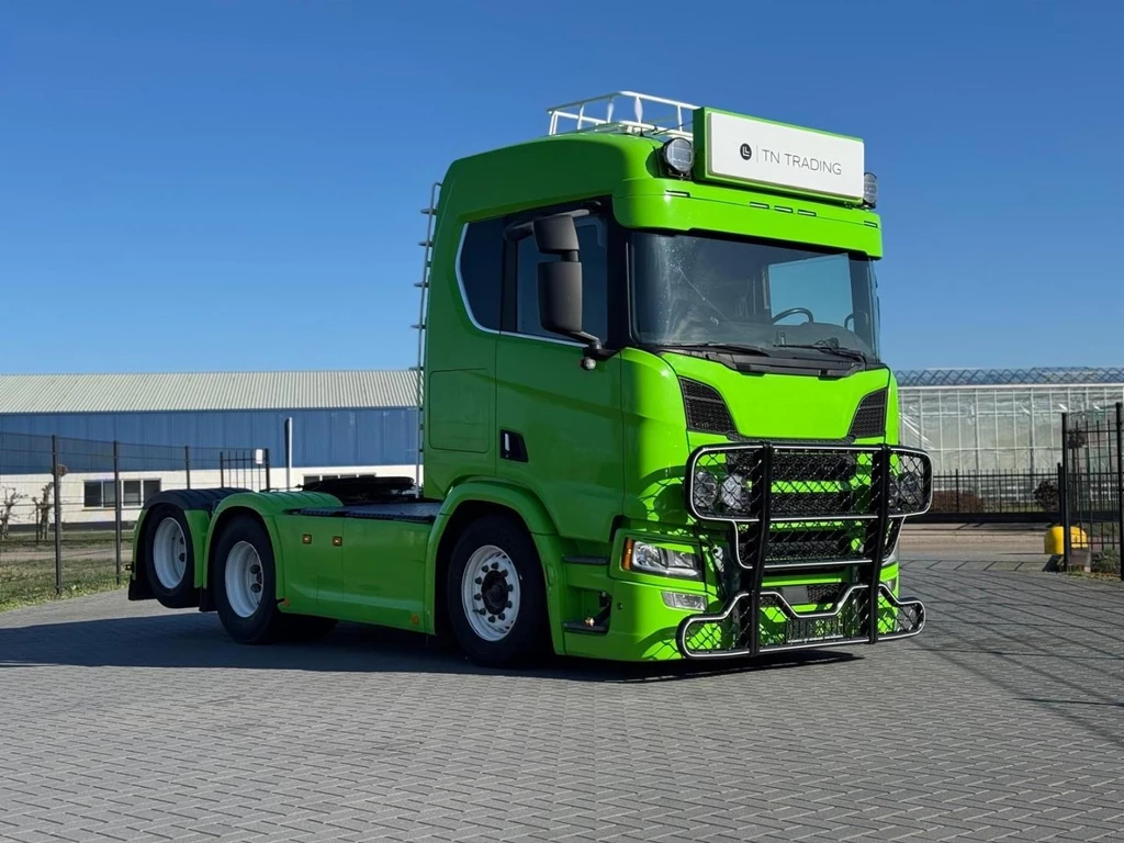 Scania R580 V8 NGS VOLLUCHT, LEER, LAGE KILOMETER, RETARDER, 9 TONS VOORAS. leasen