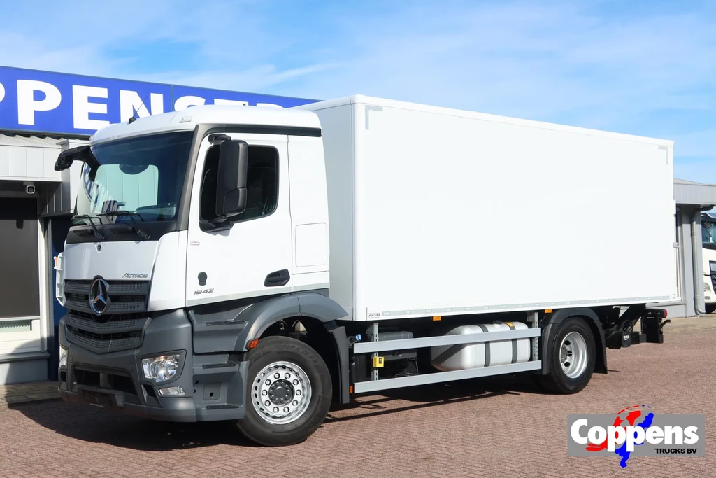 Mercedes-Benz Actros 1842 Bakwagen + Laadklep leasen