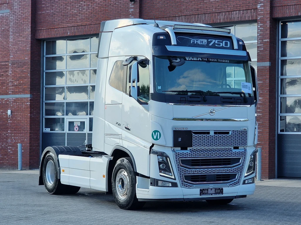 Volvo FH 16.750 Globetrotter 4x2 - Retarder - I parkcool - Full spoiler - Led bar leasen