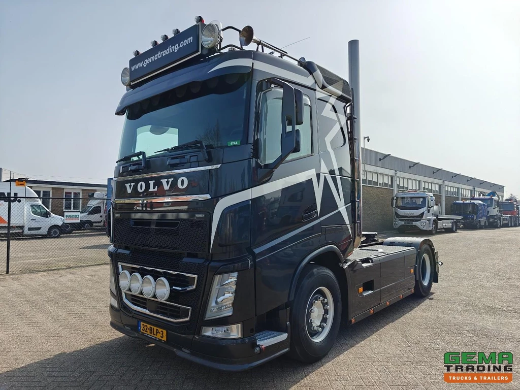 Volvo FH 420 4X2 Euro6C SlaapCabine - Dubbele Tank - SmartTacho V2 - ShowTruck - Special Interior - 02/2027 APK leasen