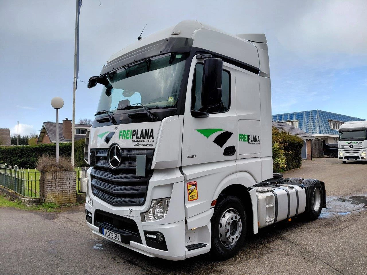 Mercedes-Benz Actros 1851 VOITH RETARDER + 2 TANKS leasen