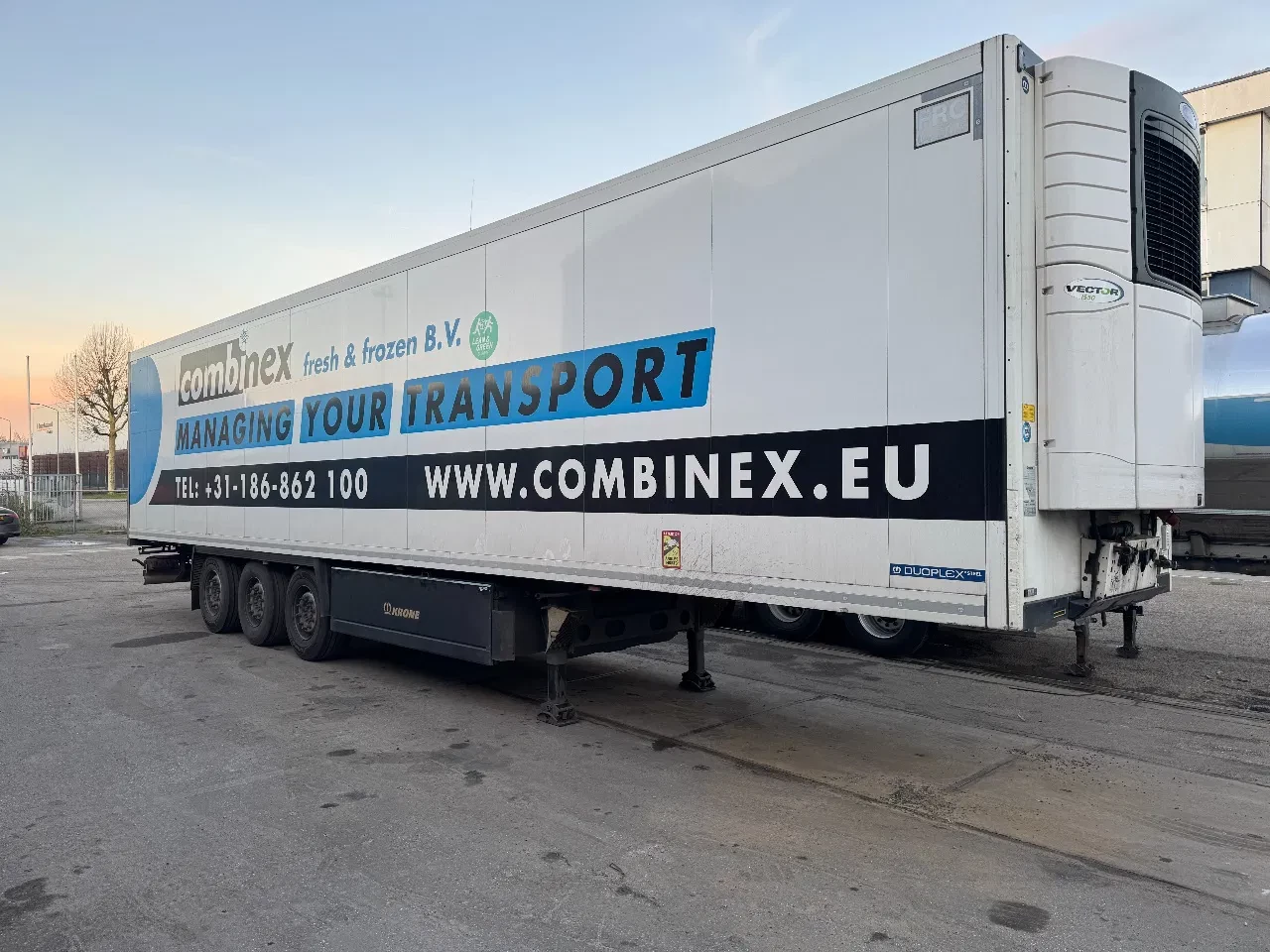 Krone SD 3 AXLE CARRIER 1550 TÜV TILL 05-2026 leasen