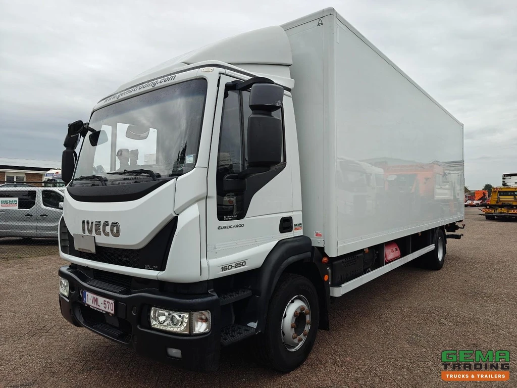Iveco Eurocargo 160-250 4x2 Dagcabine Euro6C - GeslotenBak 7.7M + Laadklep 2000KG - ZijDeur - SmartTachoV2 - 01/2027 APK leasen