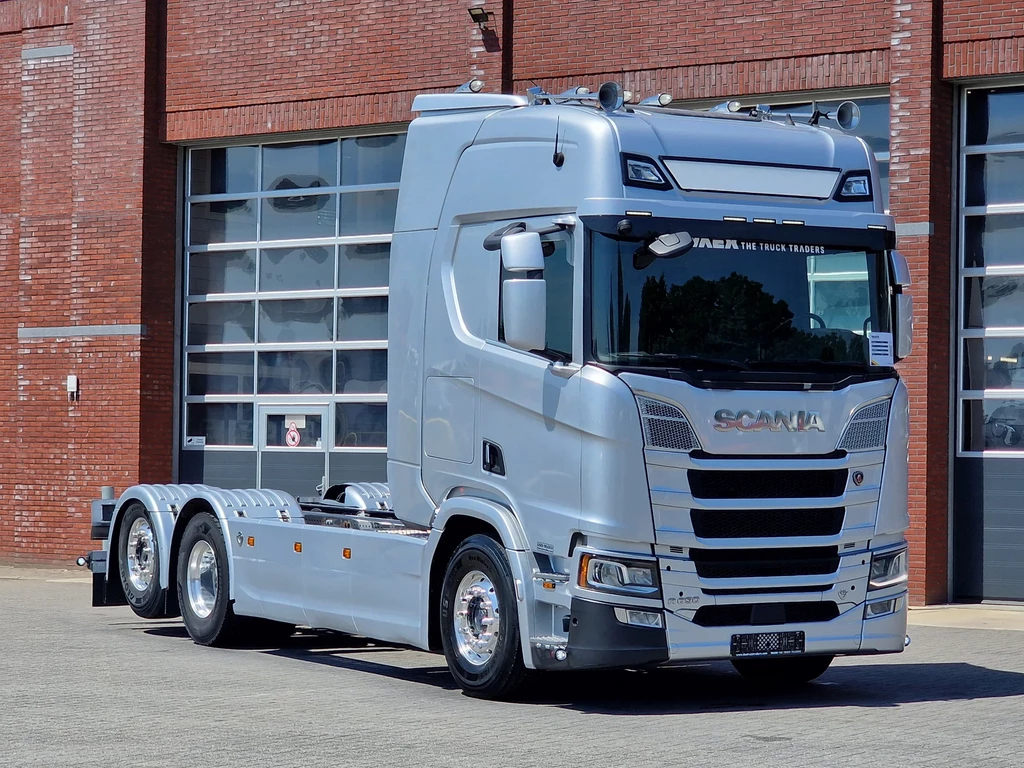 Scania R R650 V8 NGS Highline 6x2*4 - Chassis - 4.35WB - Retarder - Full air - Leather leasen