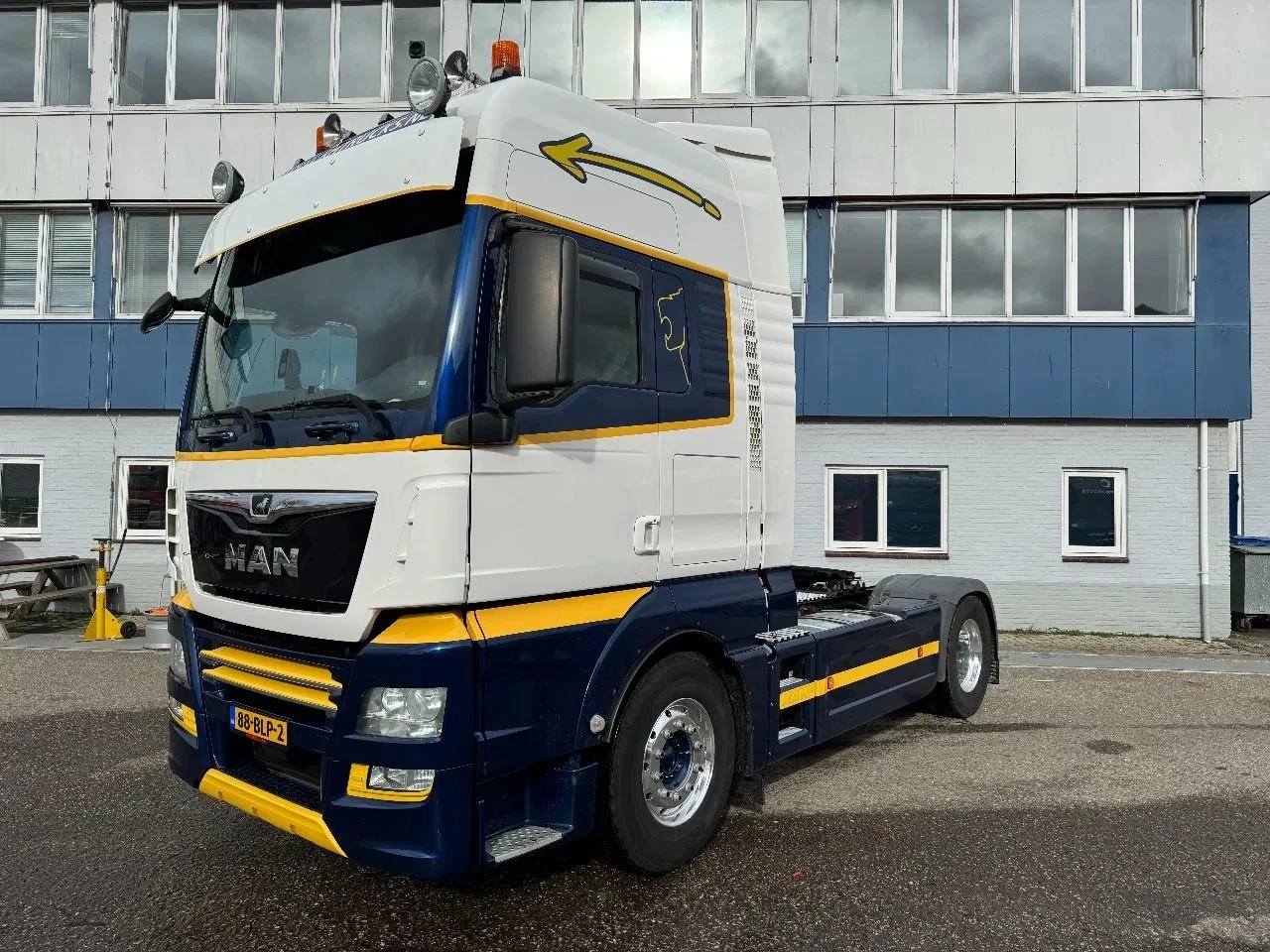 MAN TGX 18.460 4X2 EURO 6 ADR SKIRTS ALCOA TÜV TILL 11-2026 RHT20351 leasen