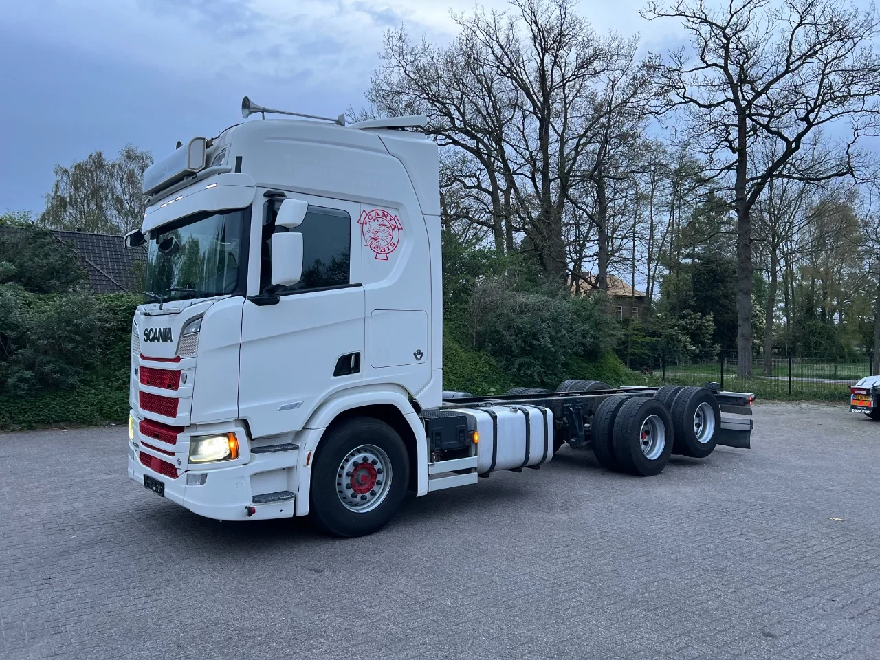 Scania R R580 V8 NGS 6x2 King low km leasen