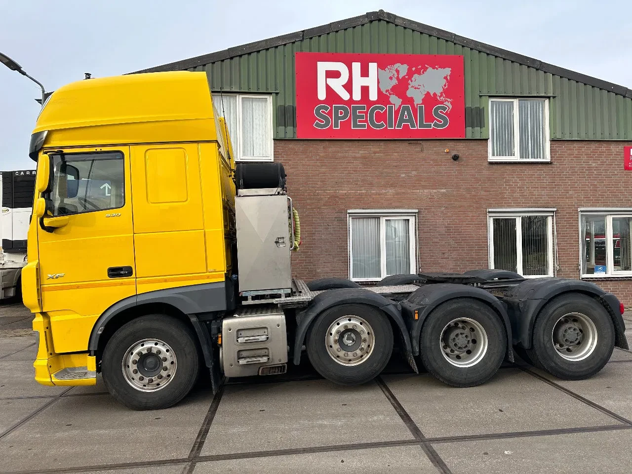 DAF XF 530 140 TON 8X4 INTARDER 324343 KM leasen