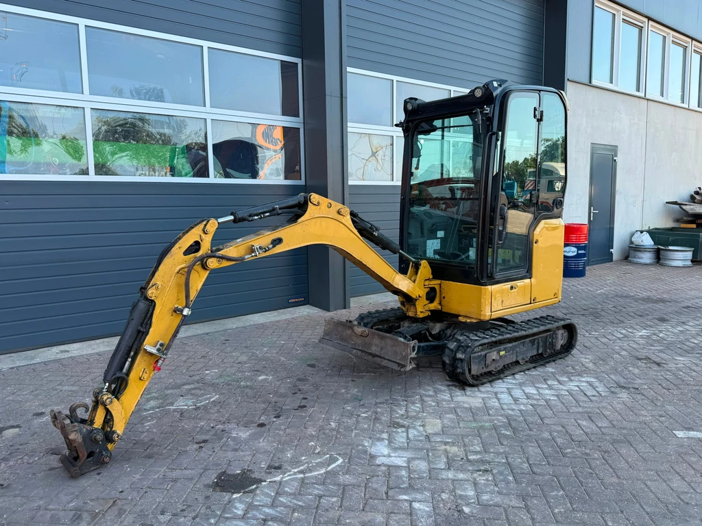 Caterpillar 301.8 leasen