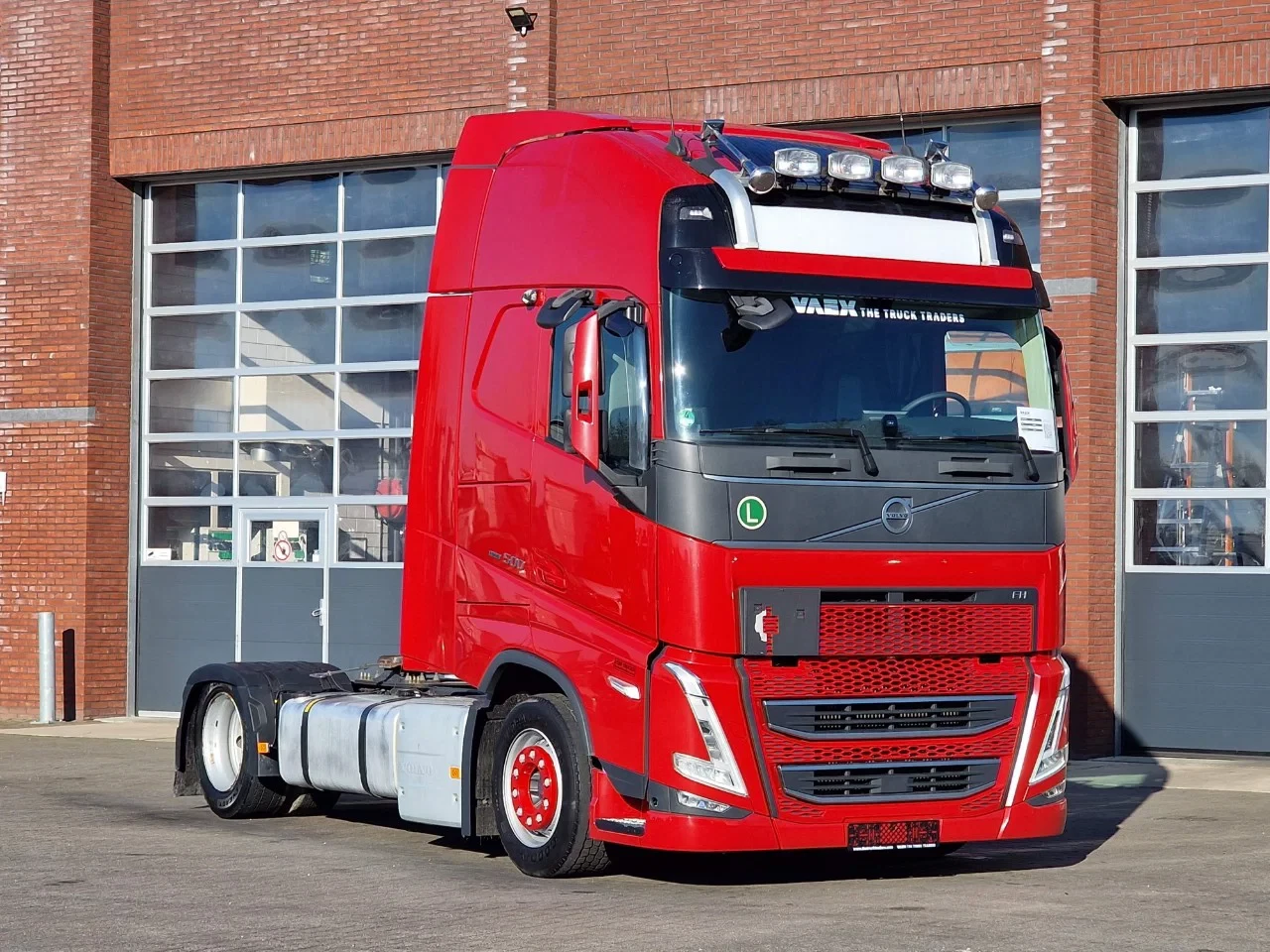 Volvo FH 13.500 Globetrotter XL - Low deck - I save - Retarder - I parkcool - 2x tank leasen