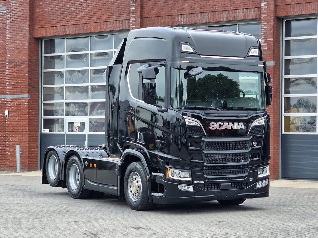 Scania R R590 V8 NGS Highline 6x2 - New - Full spec - 2.95 WB - Retarder - Full air - Leather - NEW! leasen