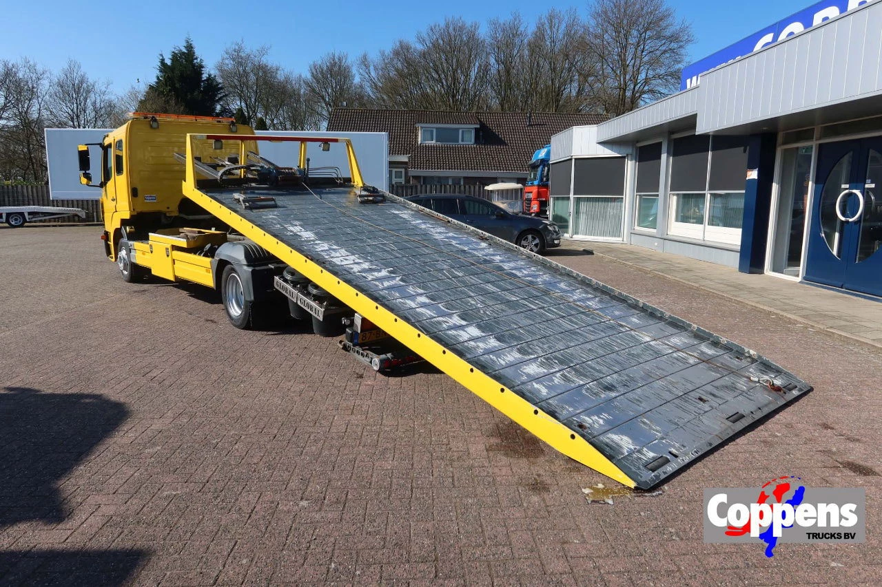 Mercedes-Benz Atego 1221 L Takel wagen 6 Persoons leasen