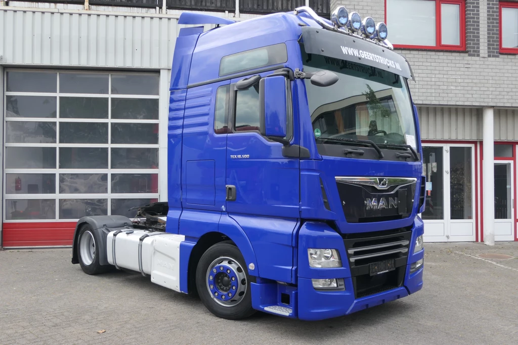 MAN TGX 18.500 XXL | Mega/Lowdeck | Lifting Fifth Wheel | 749782Km | 2018 | Retarder | 2 Tanks | Full Air | Stand Klima | Roof Airco | 2 Sleeping beds | Seat Heating/Cooling | German Truck leasen