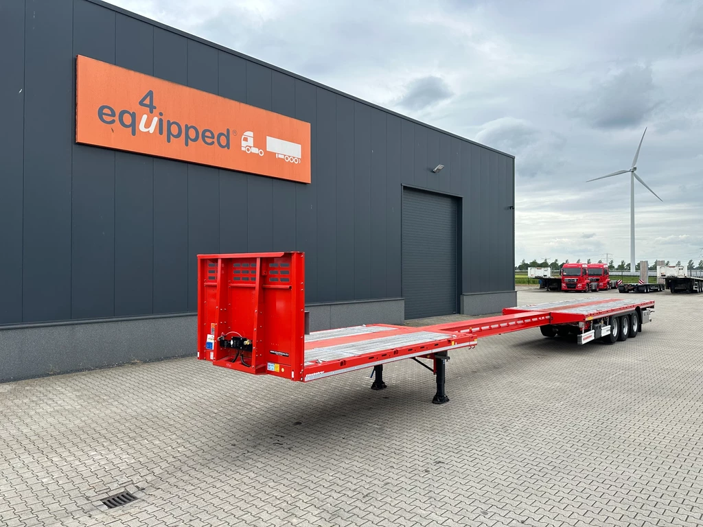 Kässbohrer new and unused Heavy-Duty flatbed / 690cm extendable / steering axle / lift axle / twistlocks / timberstakes / NL-trailer / APK: 04-2027 leasen