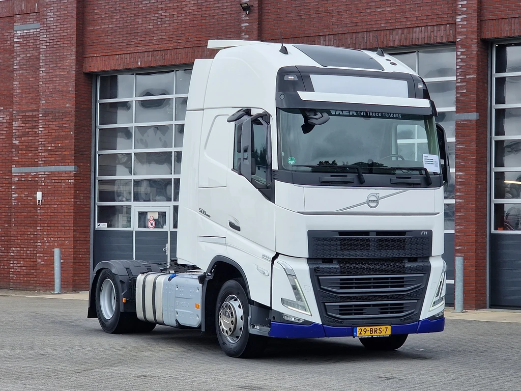 Volvo FH 13.500 4x2 Globetrotter XL - I parkcool - 2x tank - Steel/air leasen