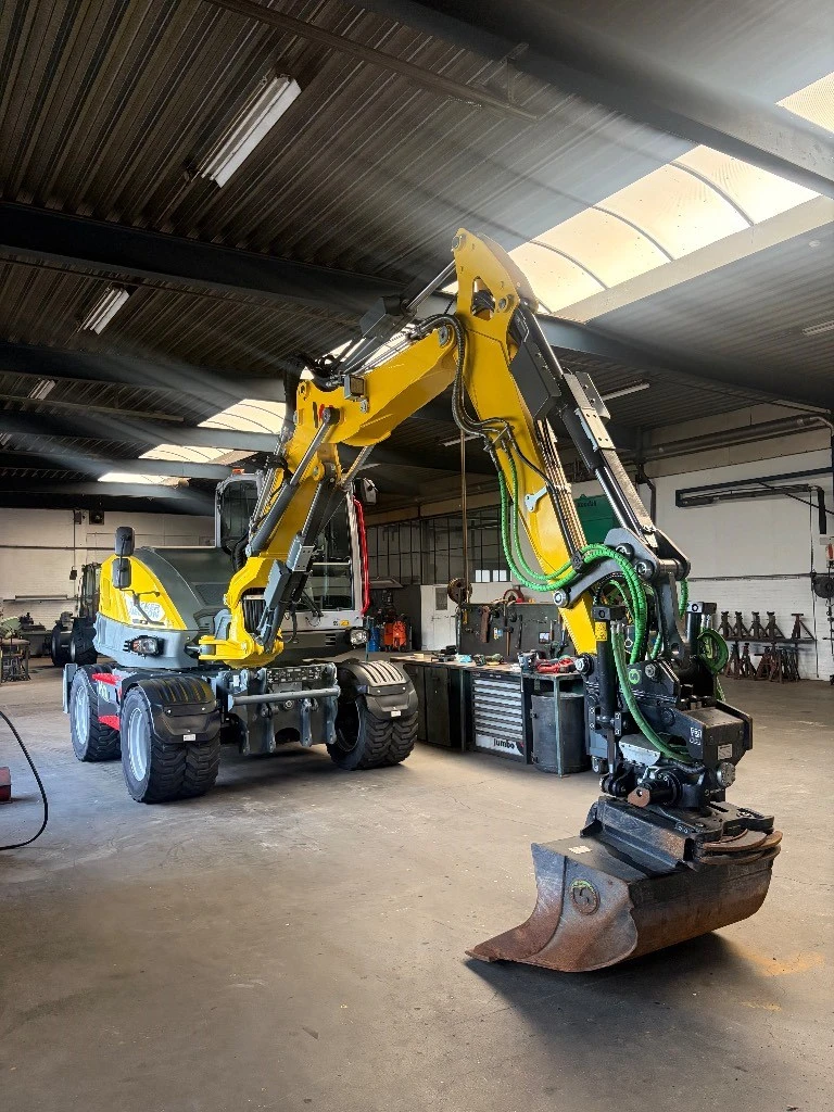 Neuson EW 100 | Steelwrist | 40kmh | 100kw leasen