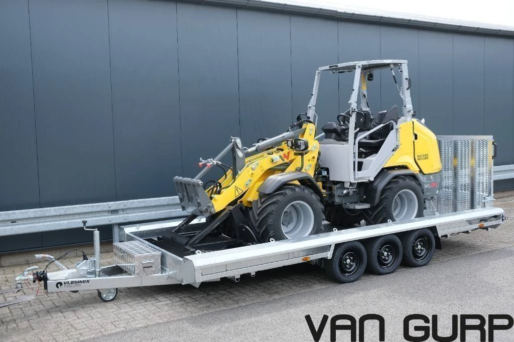 Neuson WL28 + Machinetransporter shovel (1390, G2700) leasen