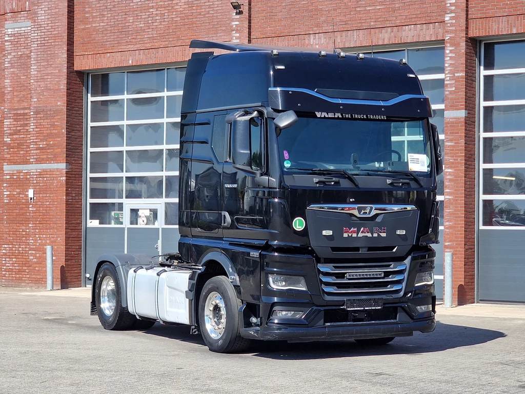 MAN TGX 18.520 4x2 - Full spec - Retarder - Night clima - 2x tank - Full air - Navi leasen