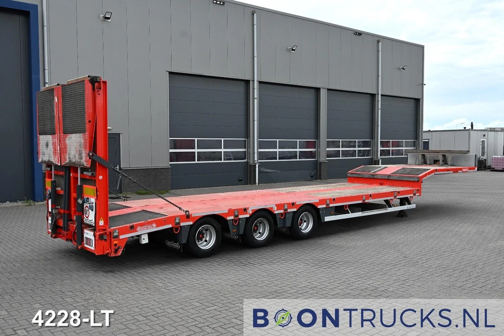 Nooteboom OSDS-48-03 | SEMI * STEERING AXLE * HYDRAULIC RAMPS * WINCH * NL TRAILER leasen