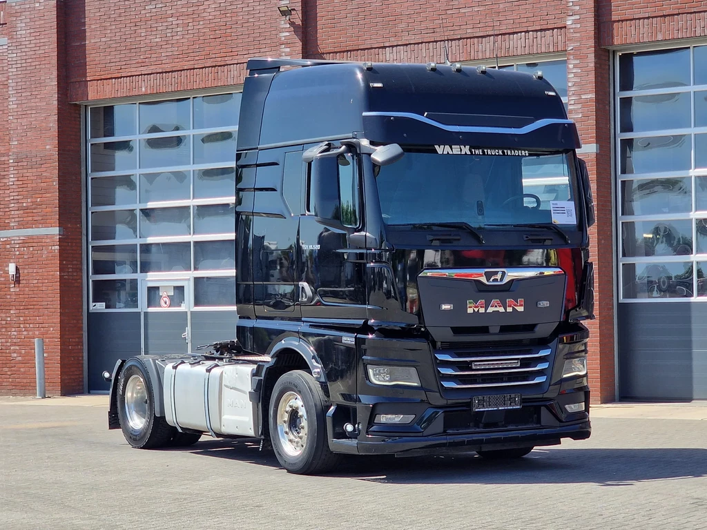 MAN TGX 18.520 4x2 - Full spec - Retarder - Night clima - 2x tank - Full air - Navi leasen