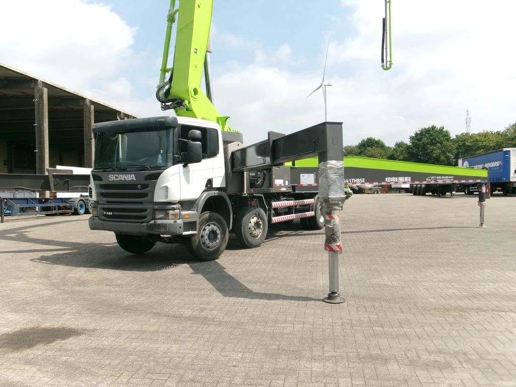 Scania P P420 8X4 ZOOMLION 54MTR leasen