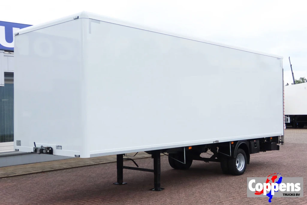 Veldhuizen P 47-3. Gesloten + Dhollandia 1.000 kg leasen