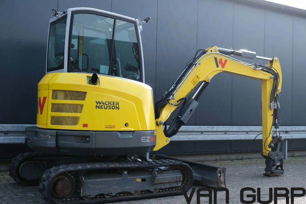 Neuson EZ 36 EZ36 | Powertilt | 744h | 2022 leasen
