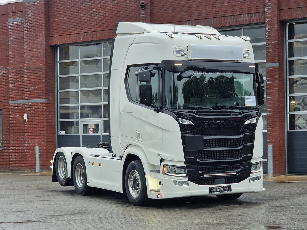 Scania R R590 V8 NGS Highline 6x2 - Full spec - Retarder - Night clima - Full air - Leather leasen
