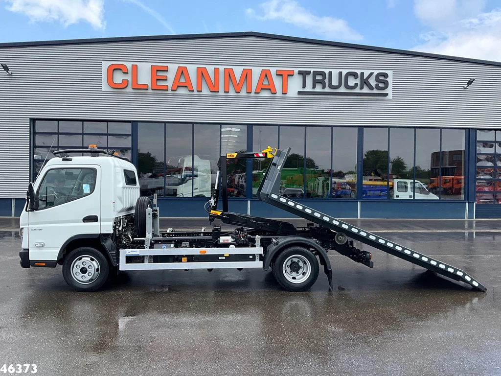 FUSO Canter Euro 6 Hyvalift 5 Ton haakarmsysteem + Flatbedcontainer Just 44.417 km! leasen
