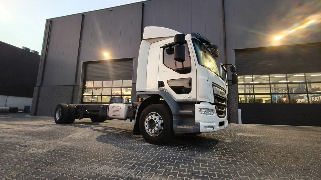 DAF LF 260 CHASSIS - 4X2 - 2020 - 284000KM leasen