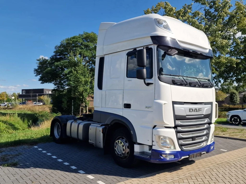 DAF XF 480 BLAD/LUCHT, 2 TANKS, 2 BEDDEN, SPOILERS. leasen
