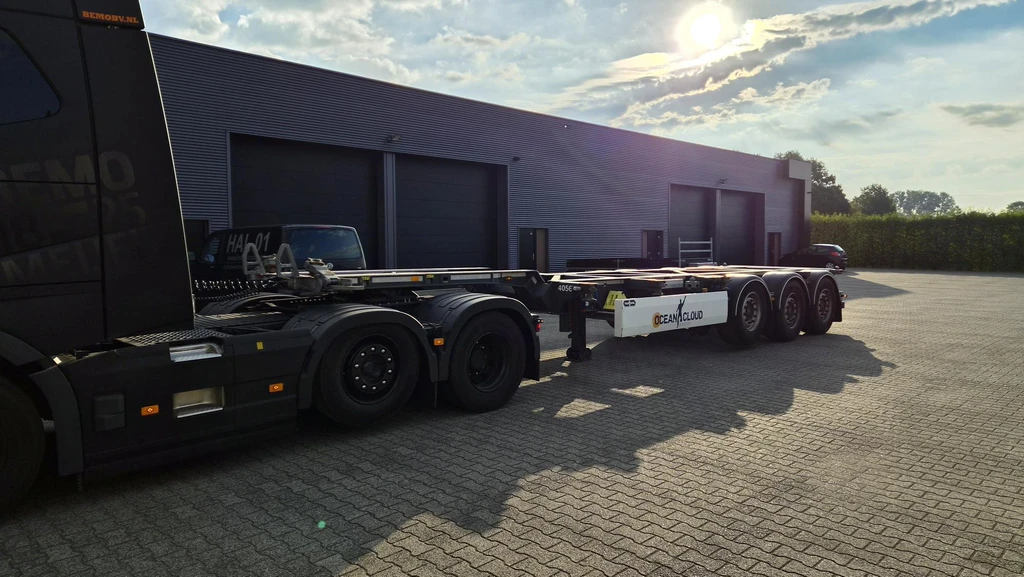 Van Hool 3-ASSIGE OPLEGGER A3C002 Uitschuifbaar container chassis leasen