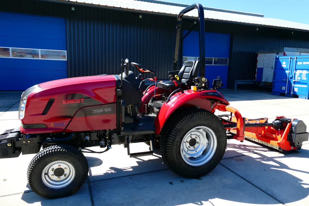 Knegt 304G2 DEMO met maaier leasen